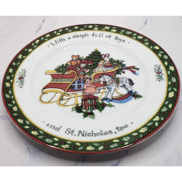 A Christmas Story International China Co Susan Winget Santa's Sleigh Plate - Picture 2 of 7